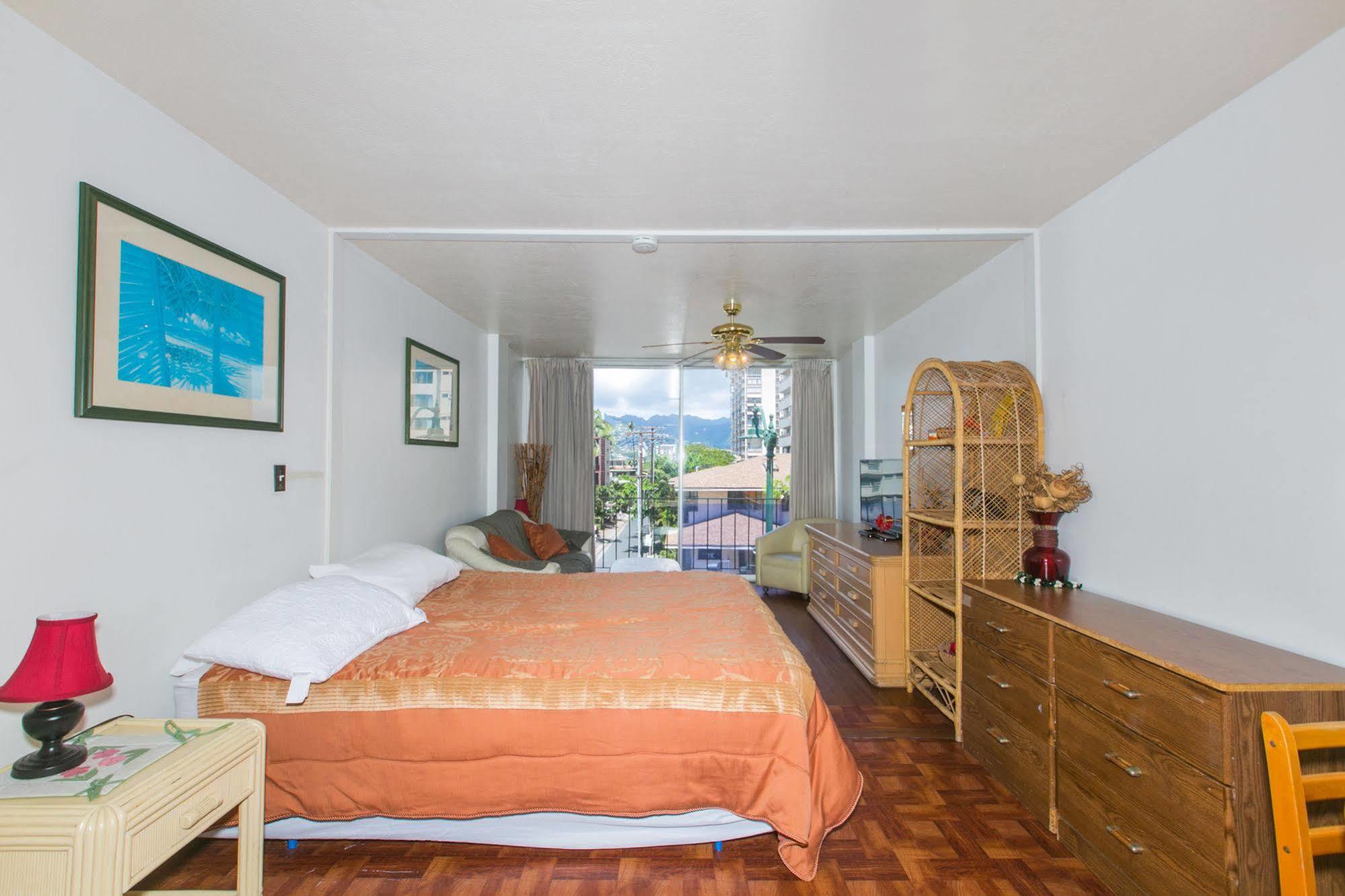 Hawaiian Ebbtide Hotel Exterior photo